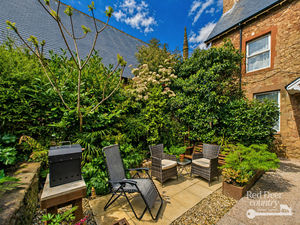 Side Patio- click for photo gallery
